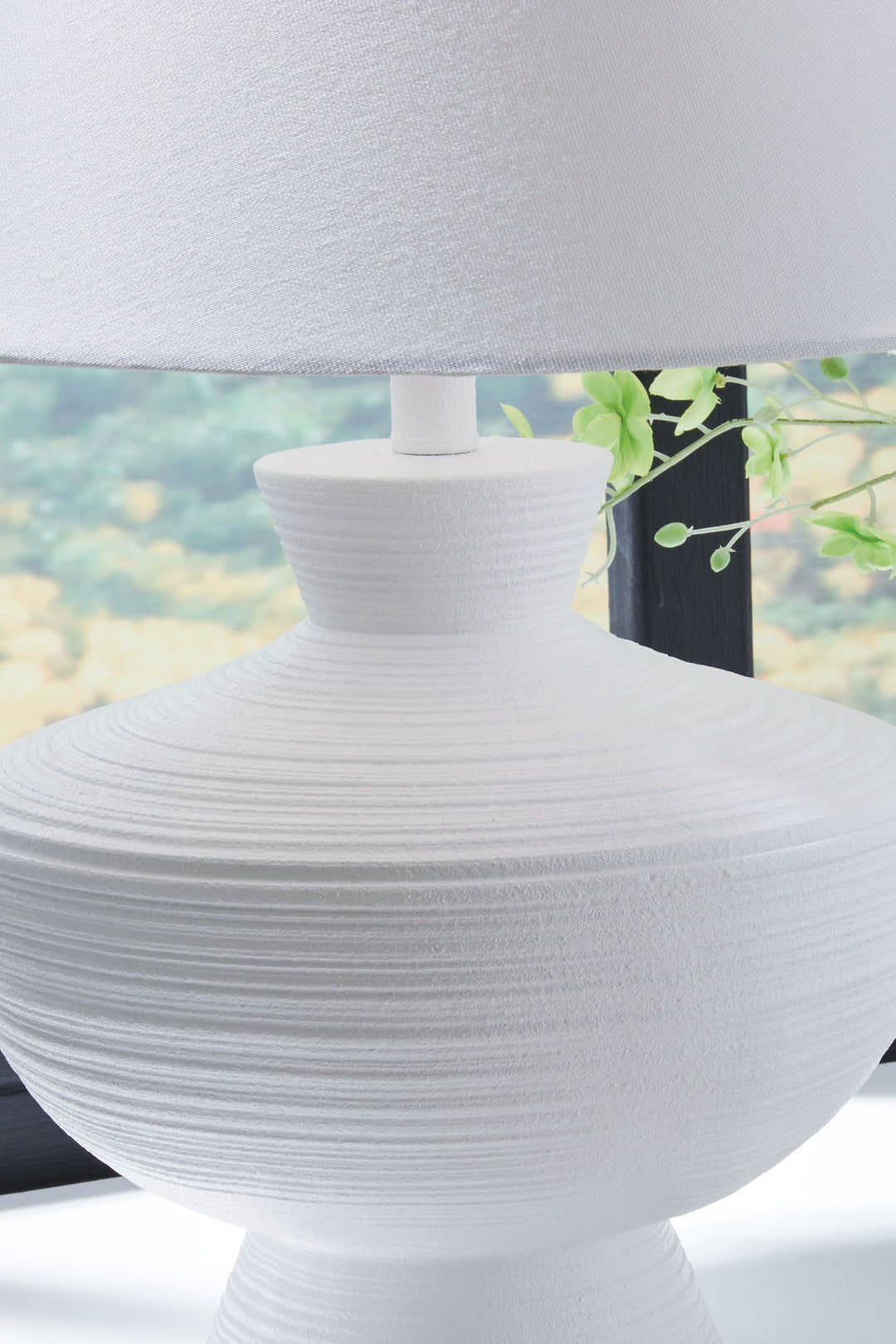 Harelwood - Poly Table Lamp - White