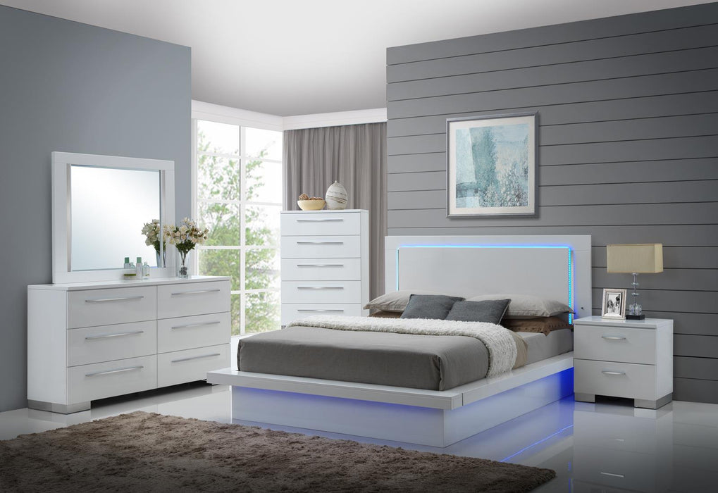 New Classic Sapphire Queen Platform Bed in White