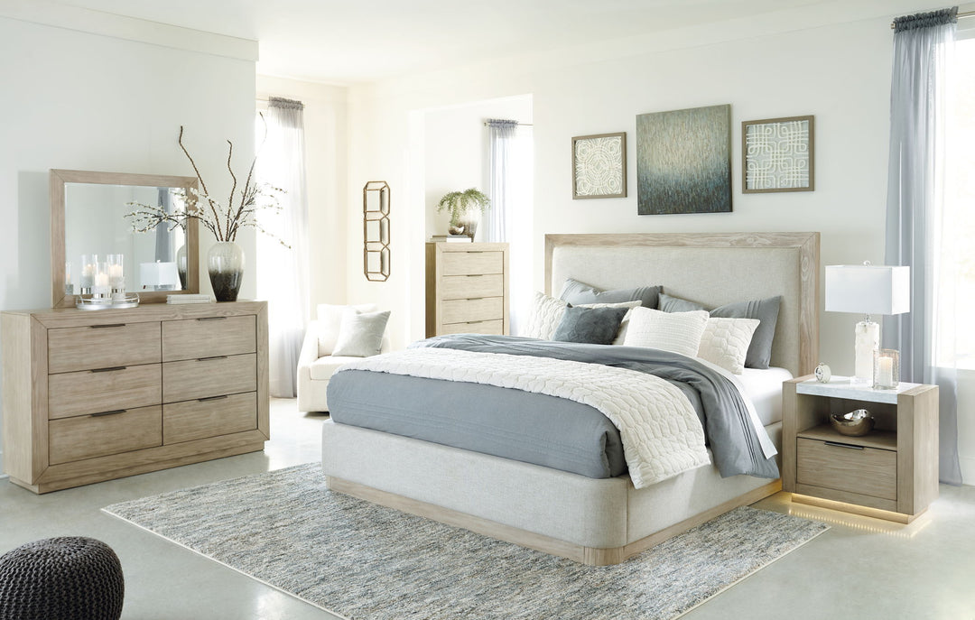 Hennington - Upholstered Bed
