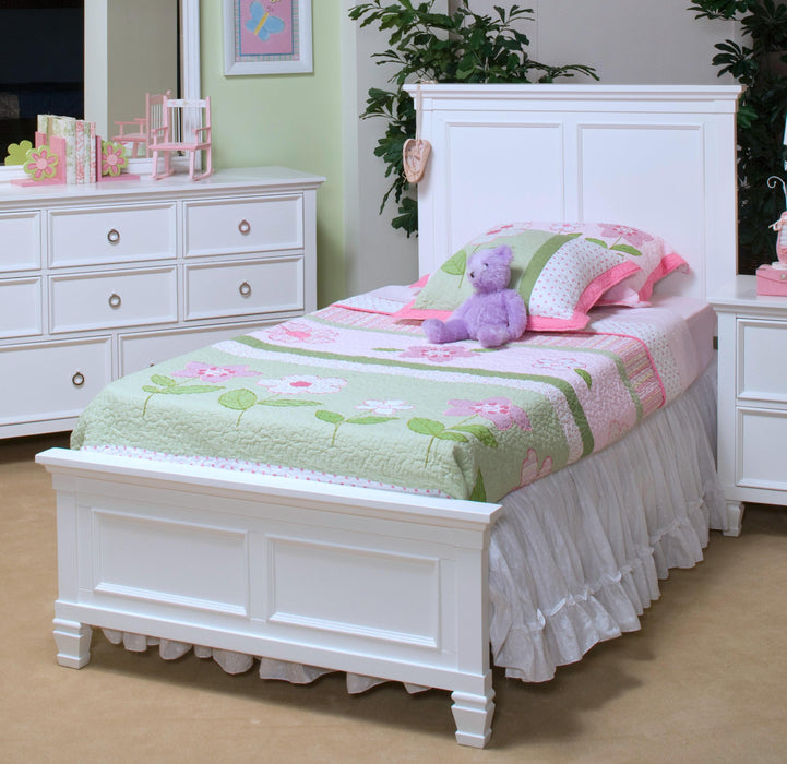 New Classic Tamarack Twin Panel Bed in White image
